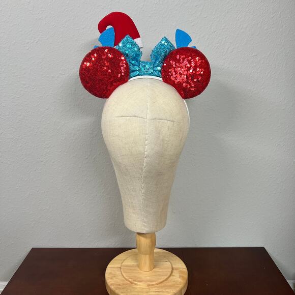 🎄 Santa Stitch Minnie Ears | Disney’s Lilo and Stitch-Inspired Christmas Ears - Picture 4 of 5